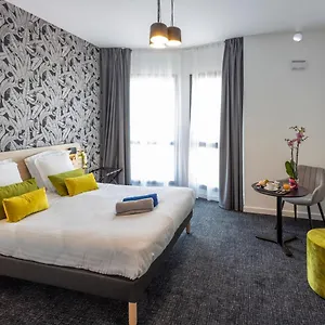 **** Aparthotel Nemea Arenas Aeroport Francia